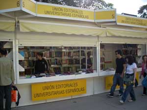 La UNE en la Feria del Libro de Madrid 2009